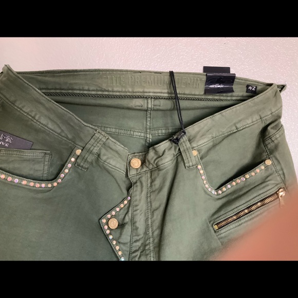 Elite Premium Jeans - Picture 2 of 3